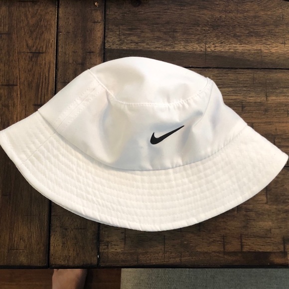 nike infant bucket hat